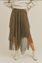 Load image into Gallery viewer, Metallic Mesh Pleated Skirt
